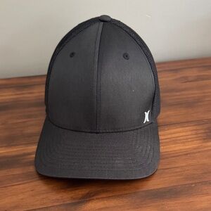 Hurley Flexfit Trucker Hat Mens L-XL Black Mesh Back Baseball Cap Logo